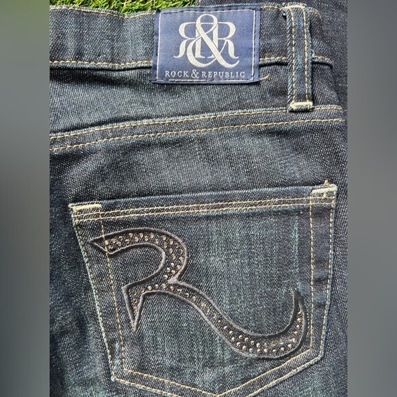 Rock & Republic Kasandra Mid Rise Bootcut Dark Wash Bling Pockets size 2 - Picture 7 of 11